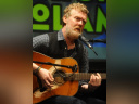 Glen Hansard, le chanteur et musicien irlandais, est décédé à l'âge de 56 ans