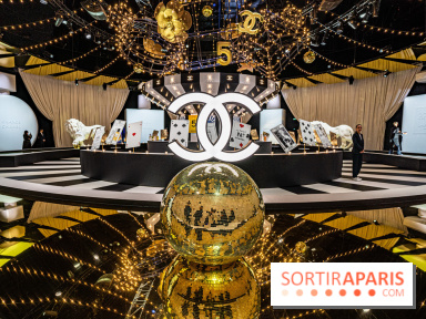 Exposition Le Grand Numéro de Chanel au Grand Palais Éphémère à Paris - Sigle Chanel