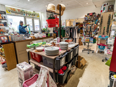 La Braderie solidaire ADM, les boutiques à Guyancourt - les photos