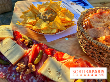 Une péniche-guinguette dédiée à l'apéro sur les quais de Seine  - IMG 4881