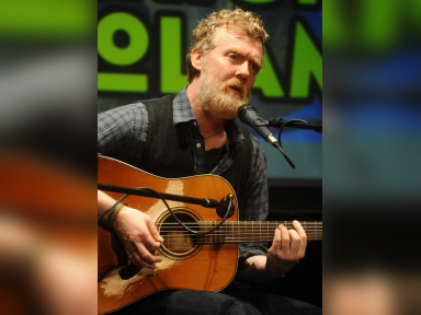 Glen Hansard, le chanteur et musicien irlandais, est décédé à l'âge de 56 ans
