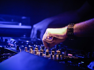 Garden Party du 14 juillet 2022 à l'hippodrome ParisLongchamp avec Robin Schulz et Le Marquis