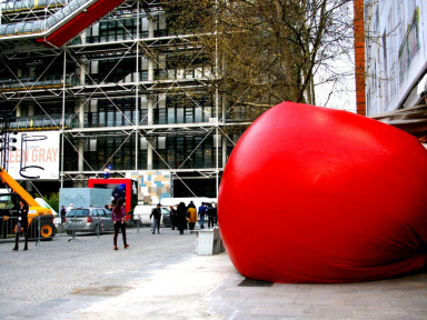 Le RedBall Project de Kurt Perschke débarque à Paris 