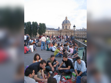 Pont des arts soirée pique nique