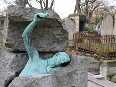 Connaissez-vous l'histoire de cette tombe à la rose éternelle ?
