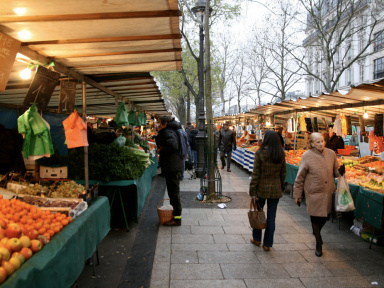 Le marché de Bastille, l'immense marché qui anime l'Est parisien