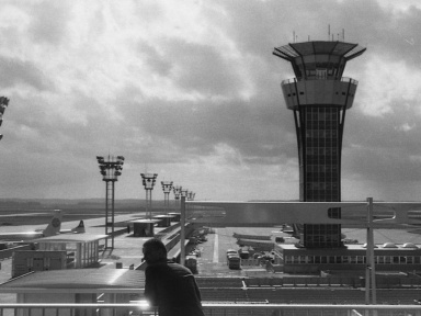 Éphéméride du 3 octobre à Paris : Chris Marker tourne à l'aéroport d'Orly les scènes de La Jetée
