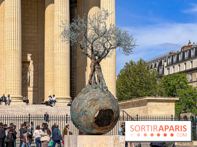Exposition en plein air des œuvres monumentales d'Andrea Roggi, quartier Faubourg Saint-Honoré