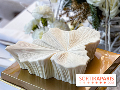 Bûche de Noël Fleur de Vanille du Shangri-La Paris 2025 par Timothy Lan, une création haute couture