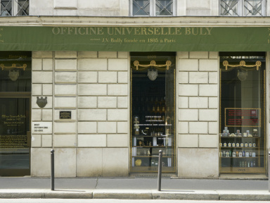 Officine Universelle Buly, une boutique d’apothicaire au charme d’un autre siècle rue Bonaparte