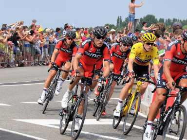 Tour de France : jaune, vert, à pois... Que représentent les différents maillots ?