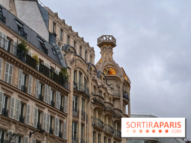 Que cache cette façade et ce toit en forme de bouchon de champagne ?