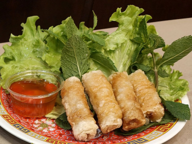 Les Nems, le met iconique vietnamien du traiteur HOA NAM