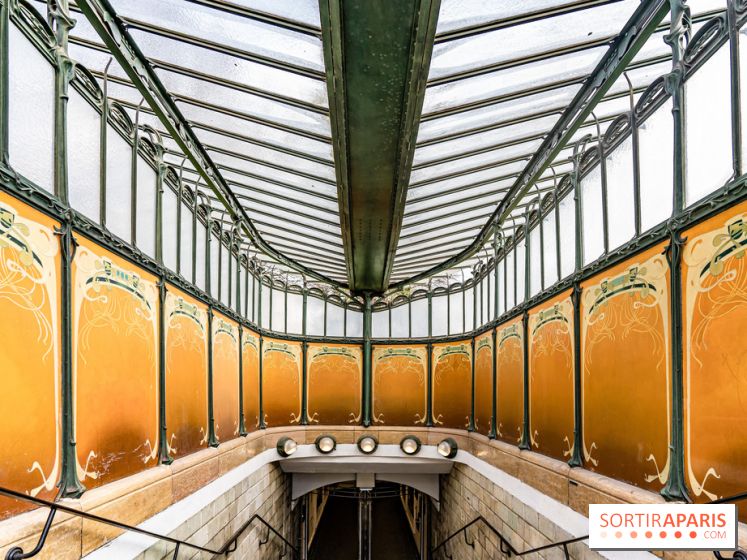  Le dernier édicule de type B d'Hector Guimard - Métro Porte Dauphine  -  A7C5195