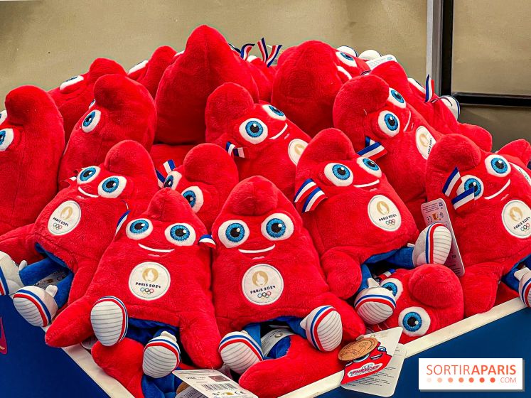 Megastore Paris 2024 Champs-Élysées - image00026