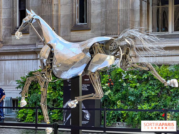 ZEUS, cheval métallique de la cérémonie d'ouverture des JO de Paris 2024 à l'Hôtel de Ville