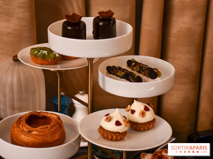 Le Tea Time de l'Hôtel du Prince de Galles à Paris par Hélène Kerloeguen