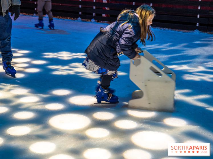 Noël au Parc Astérix 2024 - nos photos -  patinoire enfant