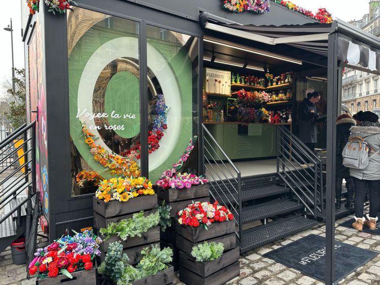 Saint-Valentin 2025 : des ateliers gratuits chez le Fleuriste LEGO à la Gare de l'Est - WhatsApp 02 13 at 11.39.15