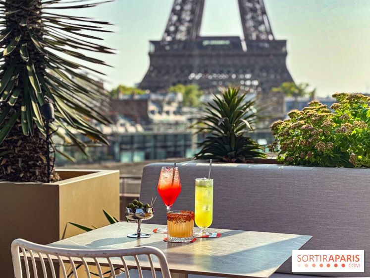 Bar Les Ombres : cocktails & tapas sur le rooftop du Musée du Quai Branly avec vue sur la tour Eiffel