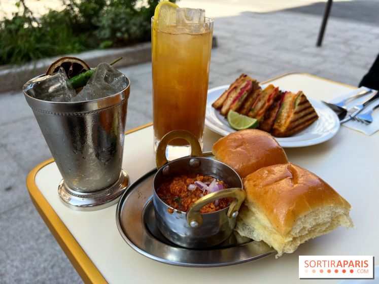 Mumbai Café - Brioches et curry de poulet