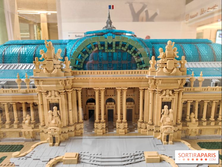 Insolite : assistez au montage en live d'une maquette LEGO du Grand Palais - fotor 1772716264439