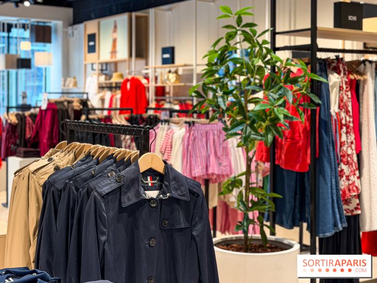 Valvert Croix Blanche : le complexe shopping-loisirs XXL en Essonne avec fontaine et parc à dinosaures