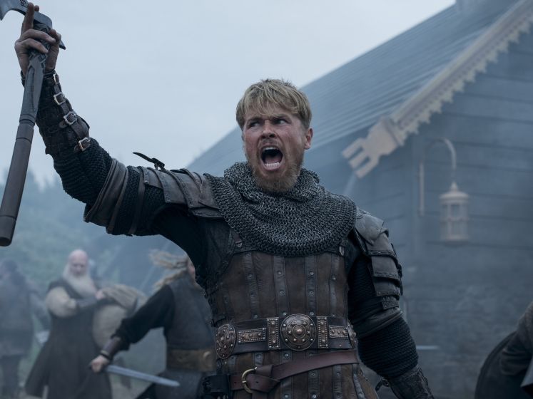 Bloodaxe - Guerrier viking en armure brandissant une hache
