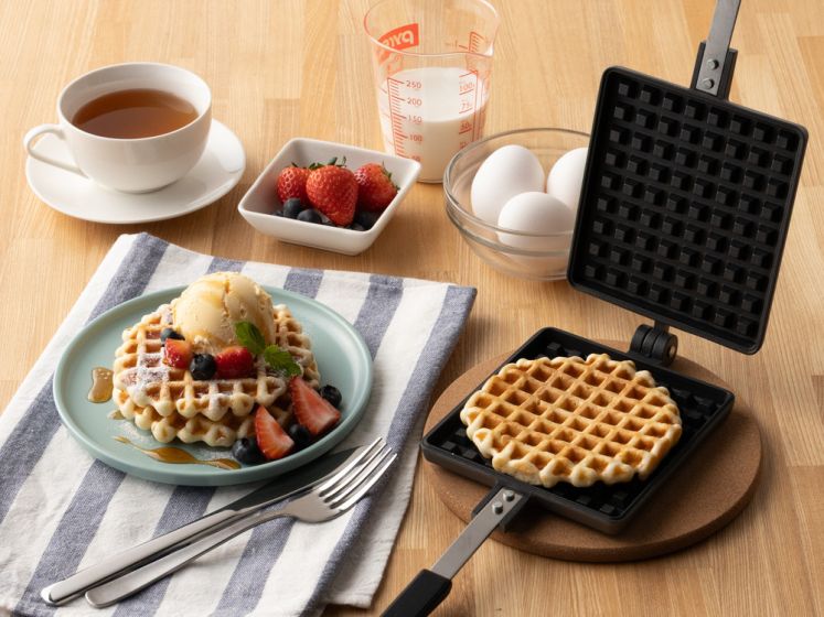 TSUBAMESANJO POP-UP: Tamaki Kinzoku Waffle Toaster
