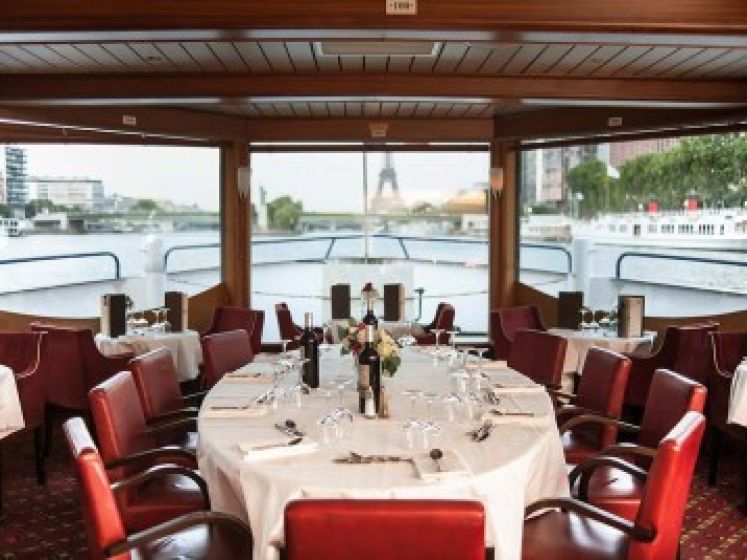 Capitaine Fracasse, une péniche atypique à Paris