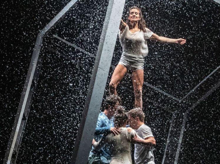 Passagers, le spectacle de cirque des 7 doigts de la main à la Villette