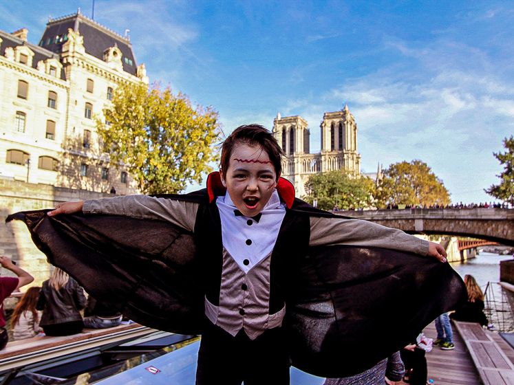 Halloween sur les Bateaux Parisiens, la croisière face Escape Game