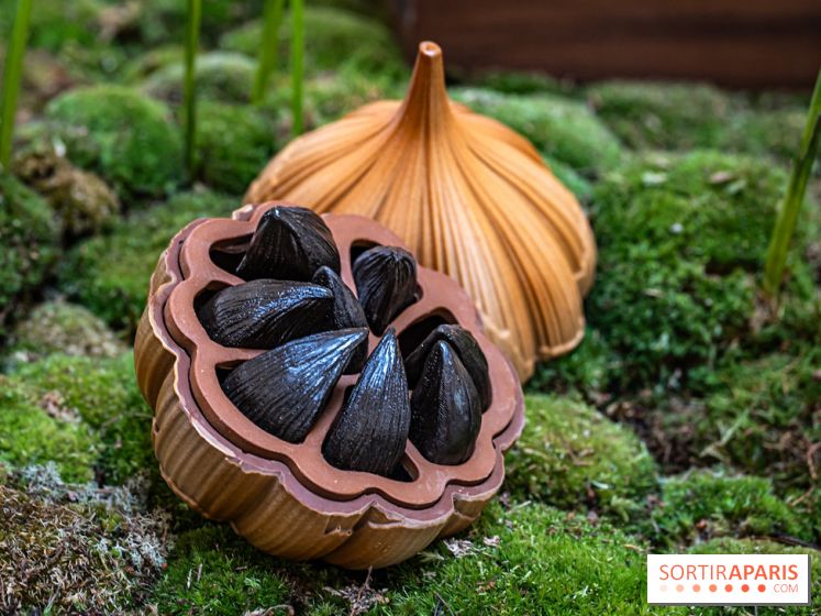 Pâques 2025 : l'oeuf ail noir original du Peninsula Paris par Anne Coruble