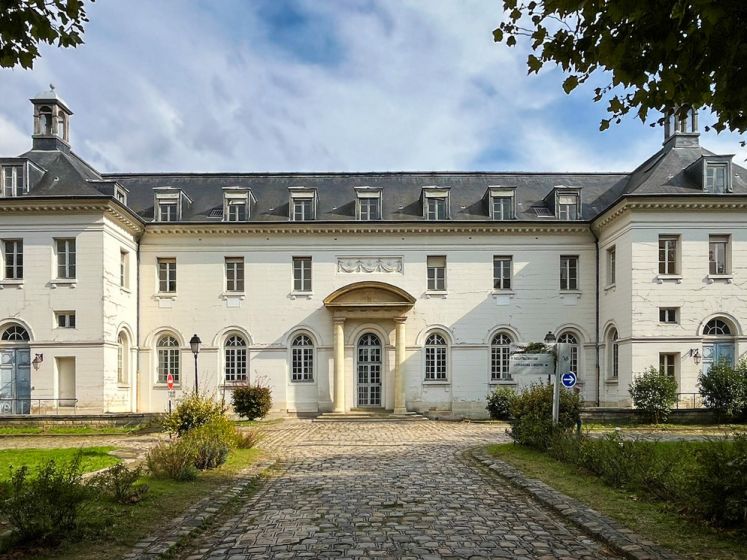 Les jardins de l'Hôtel La Rochefoucauld se transforment en tiers lieu pour l'été 2025