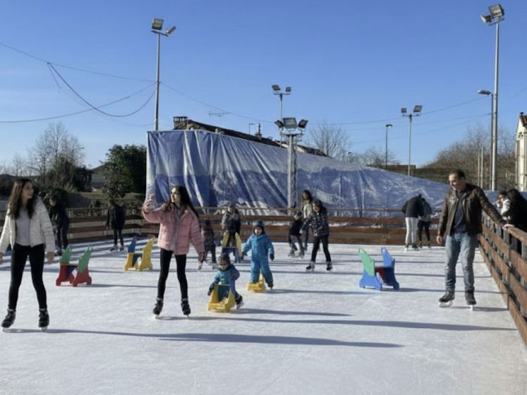 Un village montagnard avec luge, ski et patinoire s'installe dans le Val de Marne
