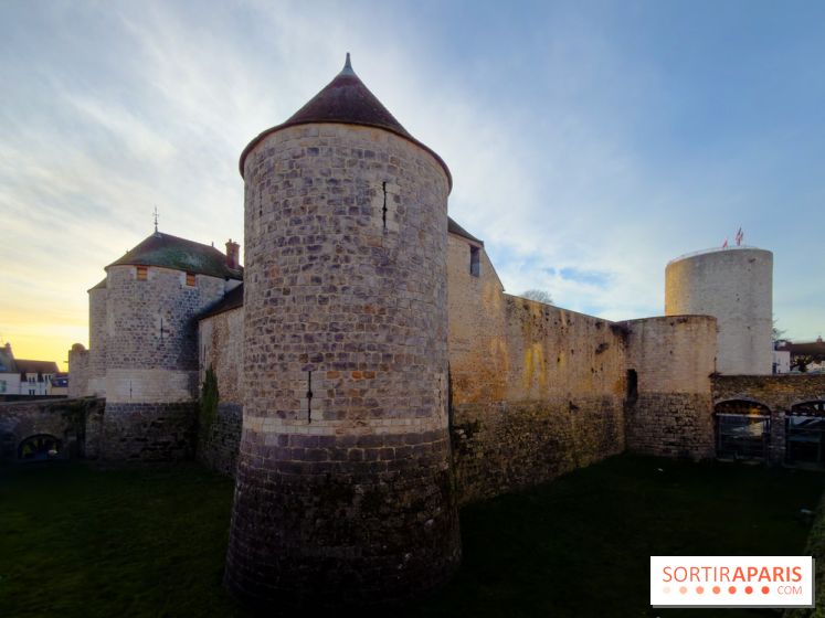 Ce donjon d'Essonne est la copie miniature du Louvre médiéval de Philippe Auguste