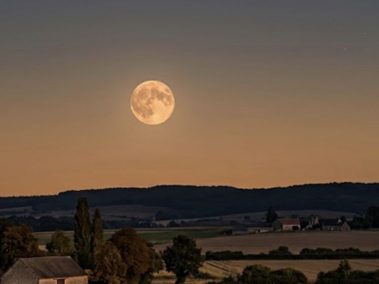 Cette pleine lune des Moisson est spéciale, on vous dit pourquoi !