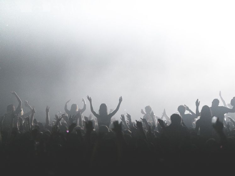 concert festival ambiance