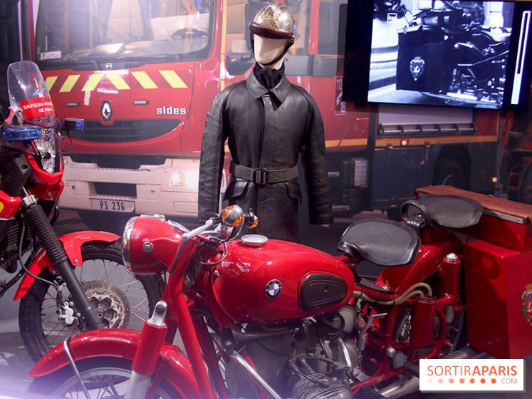 Exposition Pompiers à lHôtel de Ville