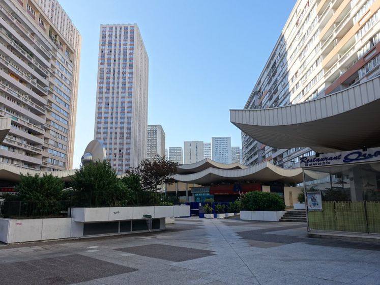 Nuit Blanche 2024 : défilé de rue et danse sur la dalle des Olympiades