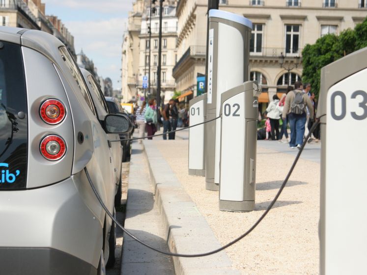 Bornes de recharge Autolib' à Paris : Total gagne l'appel d'offre et agrandit le réseau 