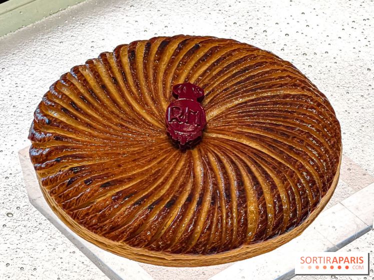 La Galette des rois vanille et marron du Royal Monceau - Raffles Paris 2024
