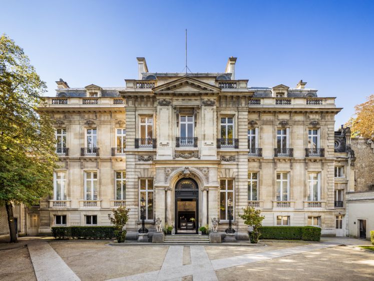 Baronne, le restaurant d'exception de Paris Society, niché dans un hôtel particulier historique
