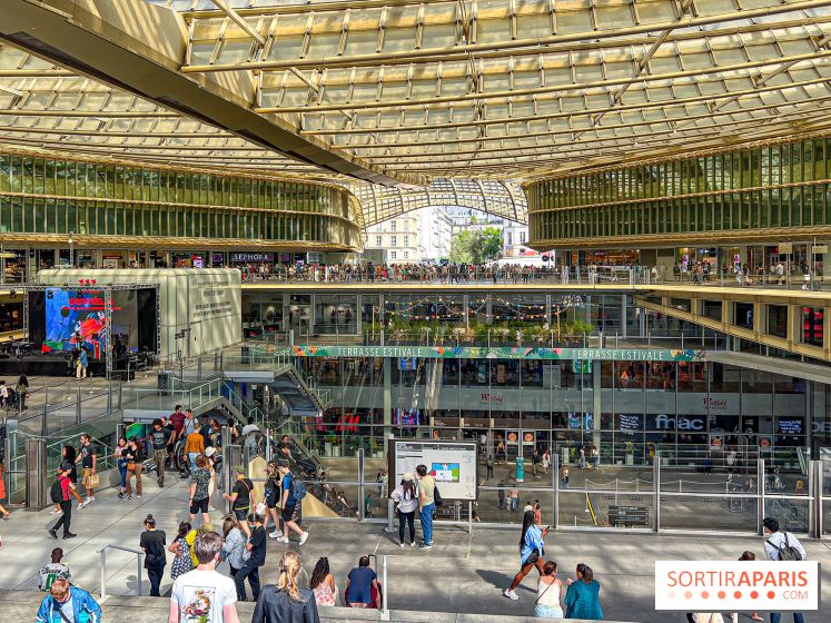 Amel Bent en concert gratuit sous la Canopée du Westfield Forum des Halles, à Paris