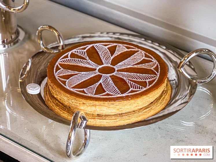 Amande, Vanille & Praliné Spéculoos la galette des rois 2026 de Matthieu Carlin à l'Hôtel de Crillon