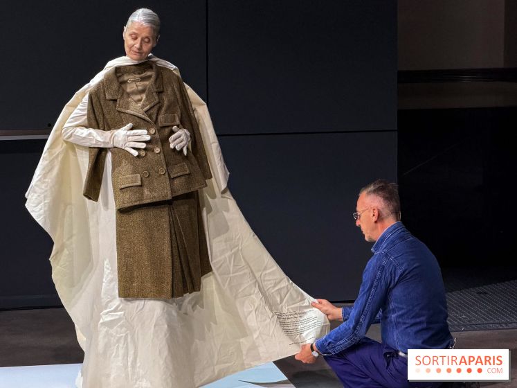 Le Musée Vivant de la Mode d'Olivier Saillard : exposition-performance à la Fondation Cartier - avis