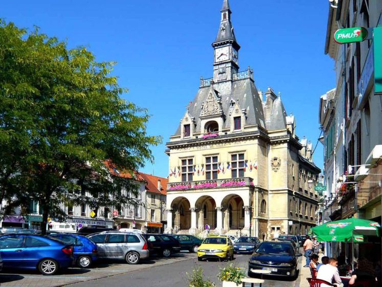 Marché nocturne de La Ferté-sous-Jouarre (77) : une virée entre artisanat et gourmandises - la date