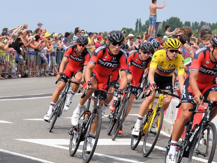 Tour de France : jaune, vert, à pois... Que représentent les différents maillots ?