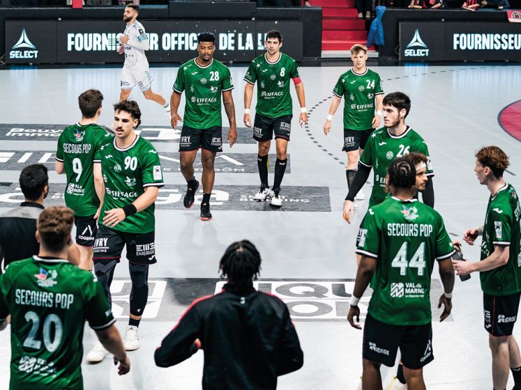 Match des Pères Noël Verts 