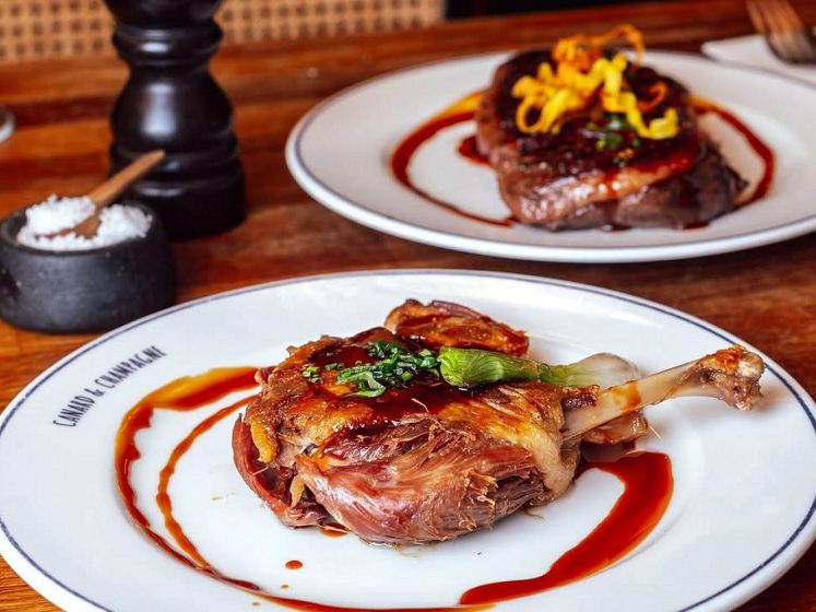 Les Français en raffolent : découvrez le restaurant 100 % canard à Paris